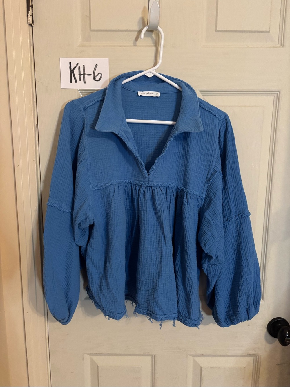 Ces Femme Blue Textured V-Neck Peasant Tunic